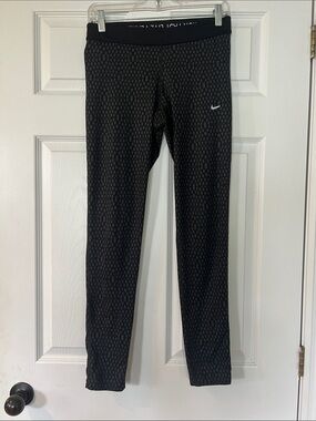 Nike Black and Dark Gray Patterned Leggings